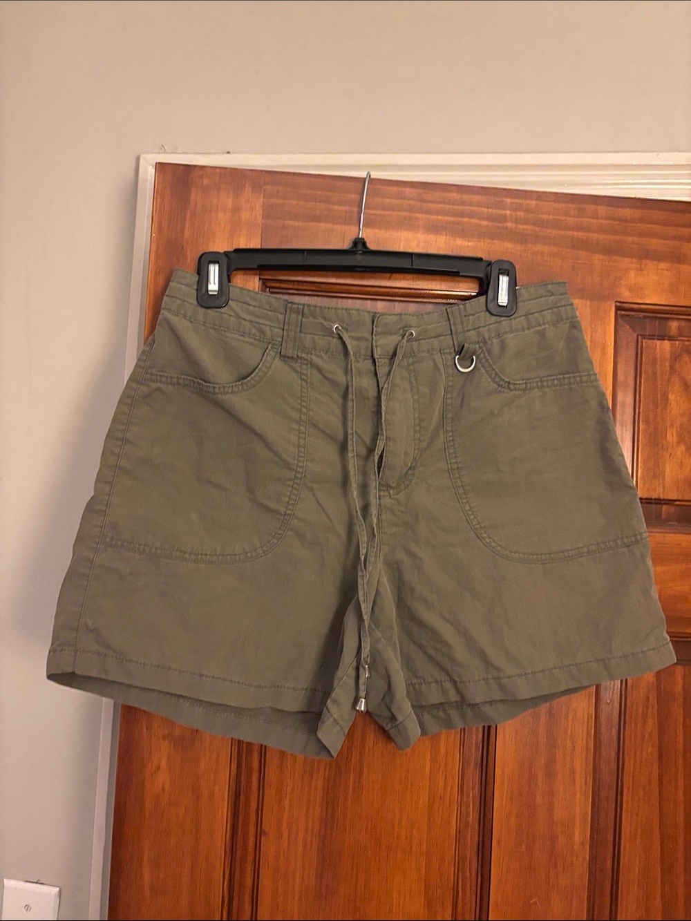 Women’s green Gloria Vanderbilt drawstring shorts